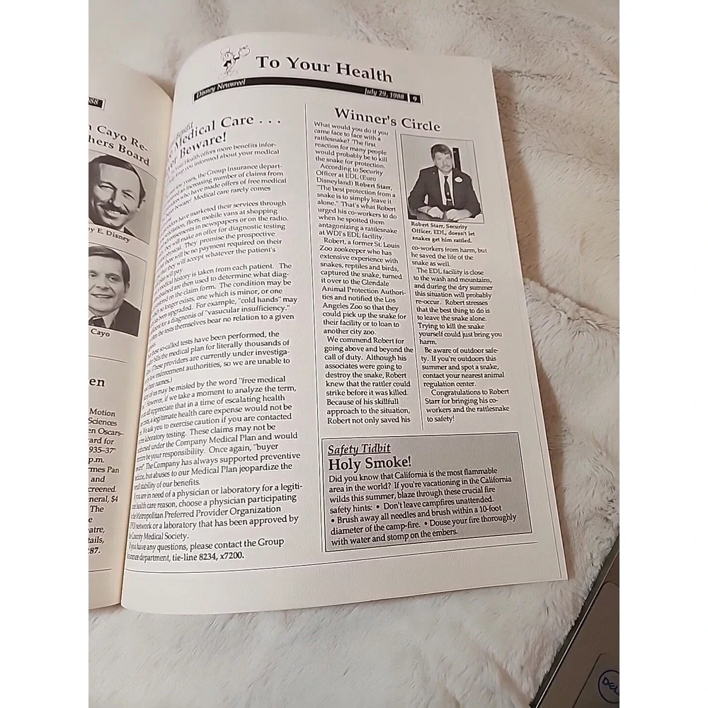 Disney Cast Employee Booklet Newsreel Vintage 1988 Tom Cruise Cocktail Screening